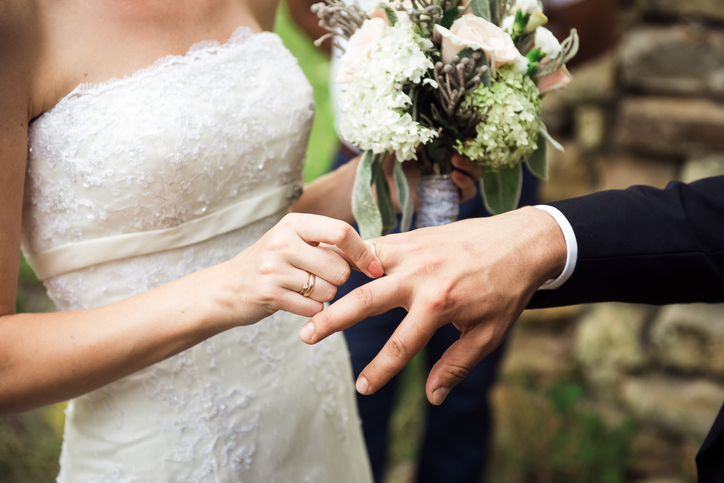 Wedding officiant for a day in Quebec