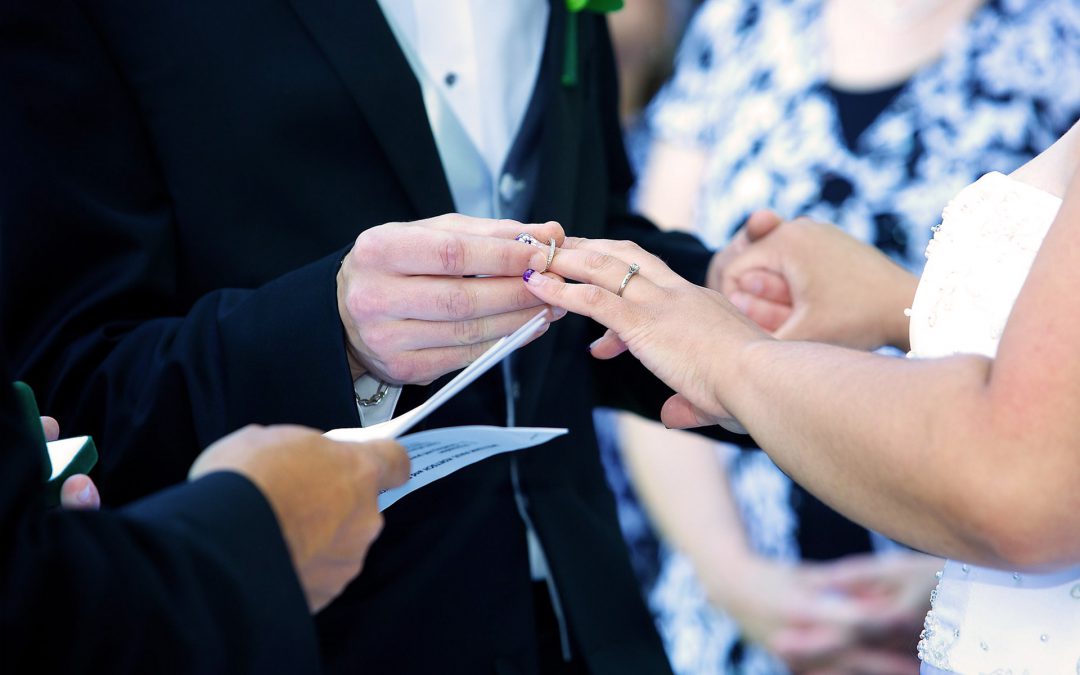 Quelles sont les démarches légales pour célébrer un mariage civil au Québec?