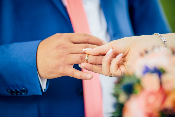 Celebrating civil marriage and civil union by a notary in Quebec, Montreal